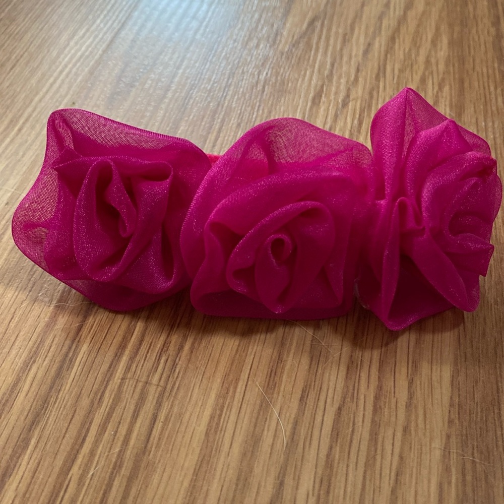 ❤️ Flower Hair Clip Adornment NWOT